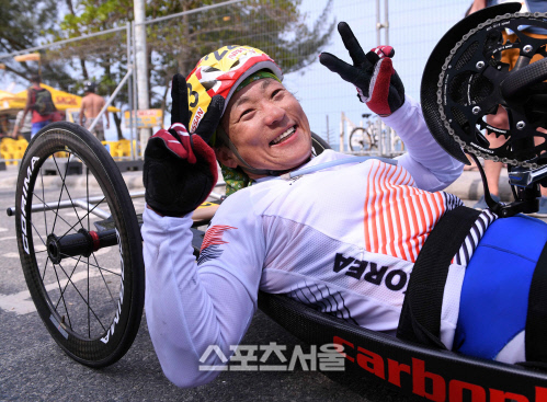 [SS포토]이도연의 함박웃음, \'남편과 아이들이 좋아하겠죠~\'