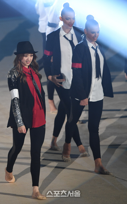 [SS포토] 손연재의 리드믹 올스타, 매니시룩이 귀여워~