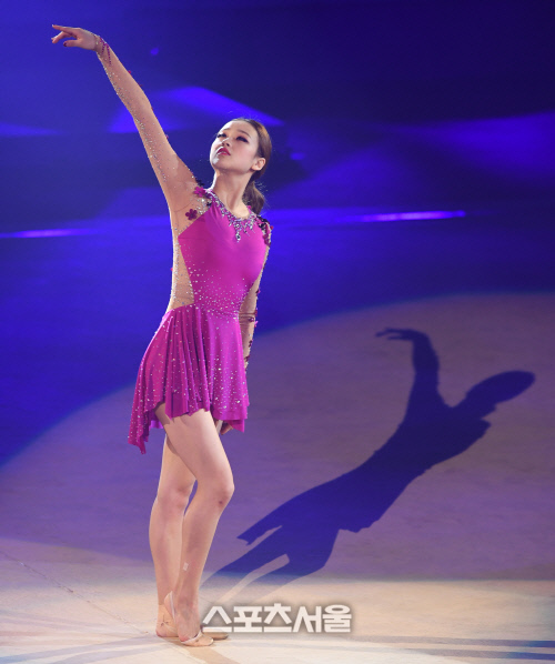 [SS포토] 손연재 갈라쇼, 보라빛 요정의 춤사위!