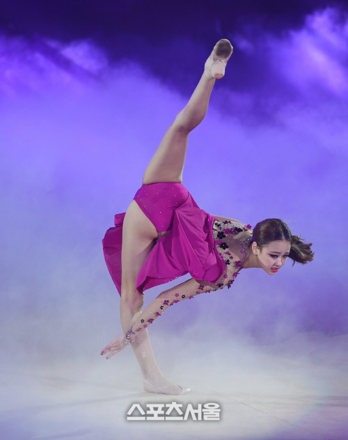 [SS포토] 손연재의 환상적인 갈라, 안개 속의 몽환적 열연!