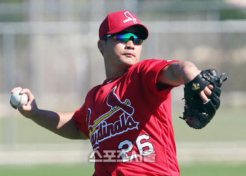 카디널스 \'오승환\', \'돌직구를 받아라\'