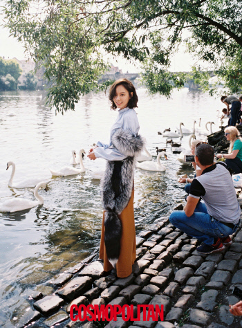 김아중-코스모-2