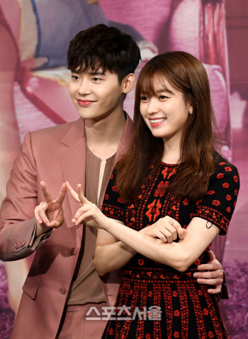 이종석, 한효주 부터 김의성까지…'W' 주역, 영화로 전진