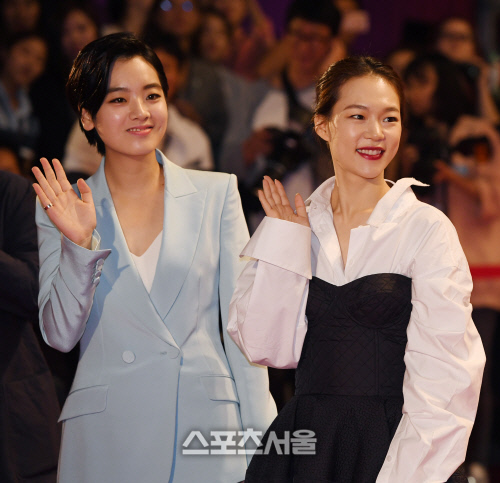 [SS포토] 이주영-한예리, 드레스 코드는 달라도 미모는 빛나~