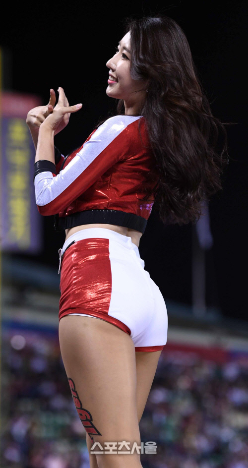 [SS포토]KIA 치어리더 최미진, \'엉덩이에 힘줬어요\'