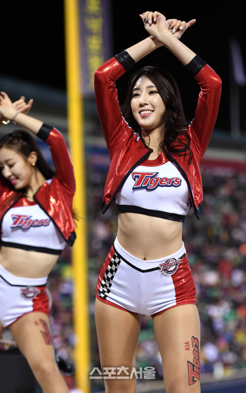 [SS포토]비너스 몸매의 KIA 치어리더 최미진, \'여신의 몸매죠~\'