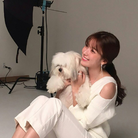 [★SNS] "러블리 미소" 한효주, 순백의 여신 자태