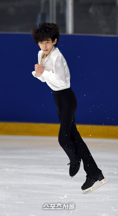 프리스케이팅 연기펼치는 박성훈[SS포토]