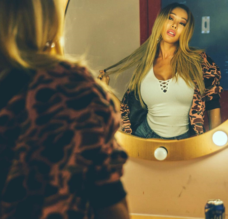 제시, 볼륨감 넘치는 자태 과시  '고혹적 섹시미'