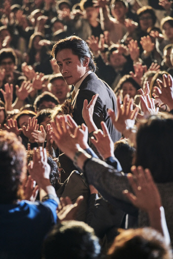 '아수라' 보다 더 하다…이병헌, 강동원, 김우빈의 '마스터' 강렬한 카리스마