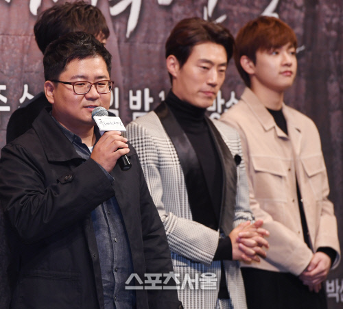 [SS포토] \'푸른 바다의 전설\' 진혁 PD, 전지현과 이민호가...