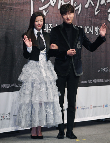 [SS포토] 이민호와 전지현, 우린 너무 잘 어울려요~