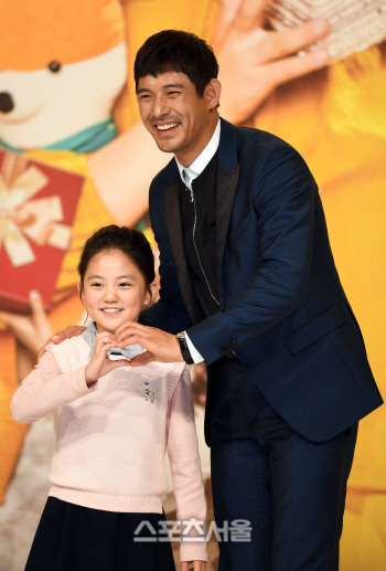 [SS포토] 오지호-허정은, 아빠와 딸의 행복한 시간