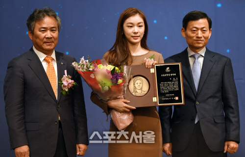 [SS포토] 2016 스포츠영웅 김연아, 명예의 전당 헌액
