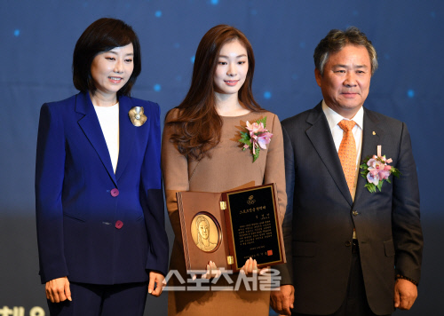 [현장스케치] 김연아, 자신을 둘러싼 논란에 긴장한 듯 '휘청'