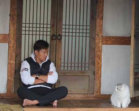 '삼시세끼' 이서진, 쿵이와 심쿵 아이컨택 포착 (스틸컷)