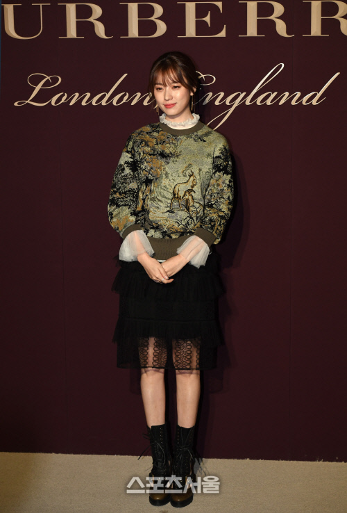 [SS포토]단아하게 포즈 취하는 배우 한효주