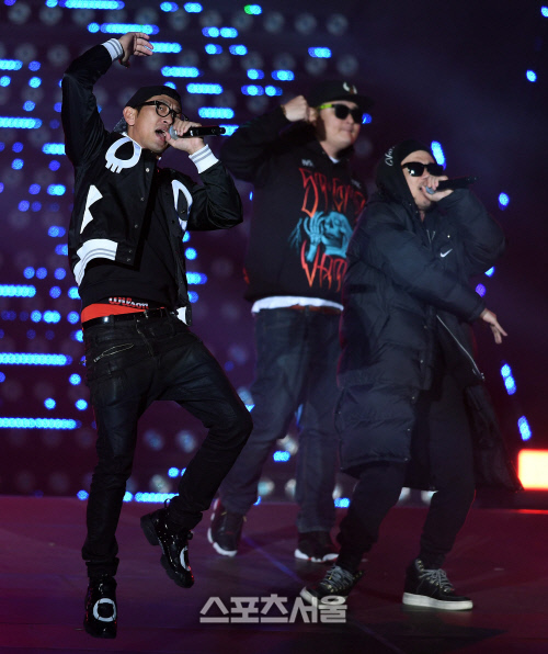 [SS포토]관중을 사로잡는 DJ DOC, '역시나~'