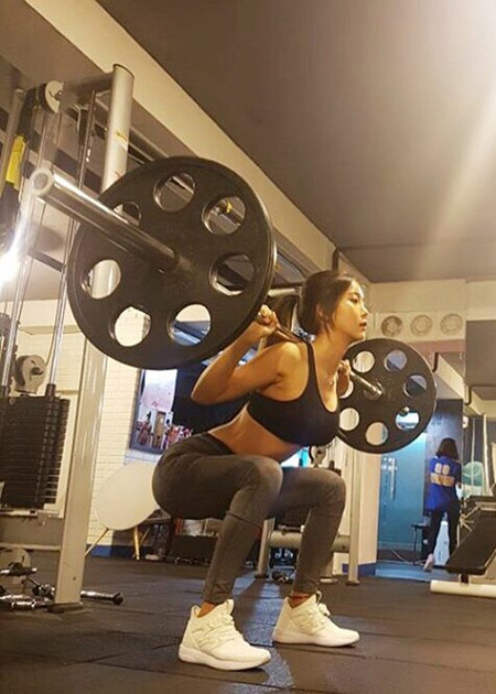 [★SNS] "이러니 완벽 몸매" 조현영, 운동 삼매경 중에도 청순