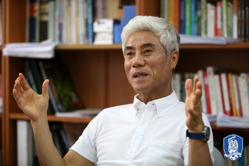 박경훈 교수(사진출처=대한축구협회)