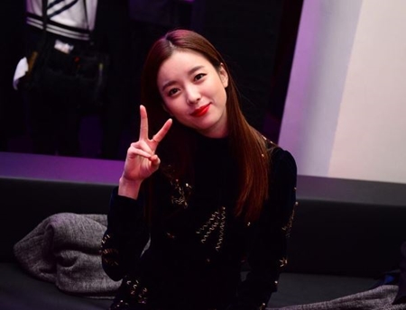 [★SNS] "심쿵주의"…한효주, 시상식 밝히는 美친 미모