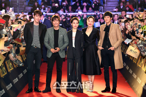 [SS포토]호화 캐스팅 '마스터' 쇼케이스, 김우빈-이병헌-진경-엄지원