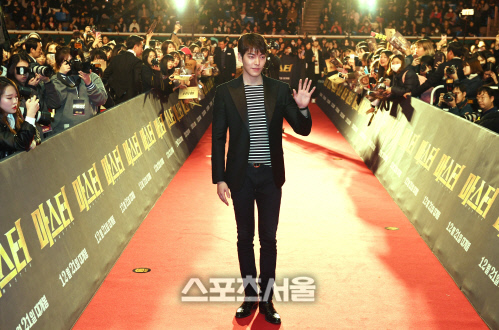 [SS포토]영화 '마스터' 쇼케이스, 포즈 취하는 김우빈