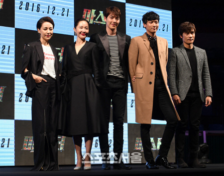 [현장스케치] 강동원부터 김우빈까지, '마스터' 쇼케이스 빛낸 배우 다섯