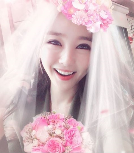 "12월의 신부"…공서영, 웨딩드레스 자태로 '男心 저격'