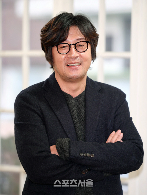 김윤석
