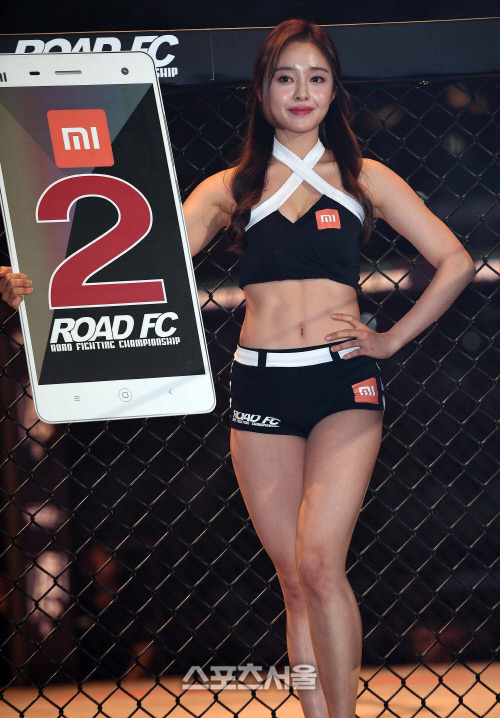 [SS포토]로드걸 최설화, \'완벽한 S라인이죠~\'