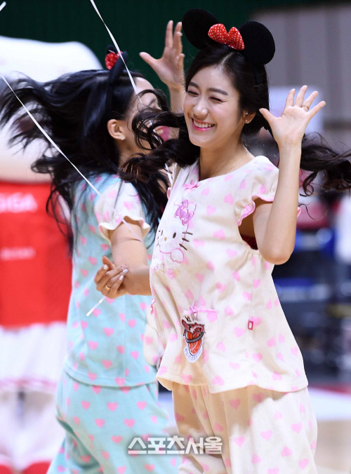 [SS포토]아기가 된 김연정, \'너무 사랑스럽죠~\'