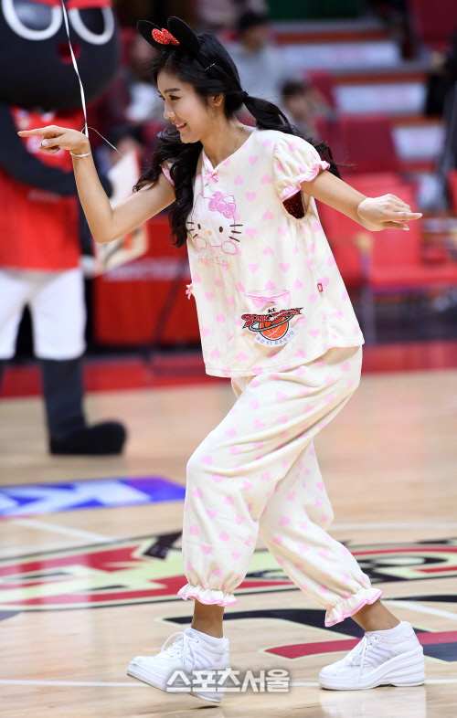 [SS포토]고양이가 된 김연정, \'야옹~\'