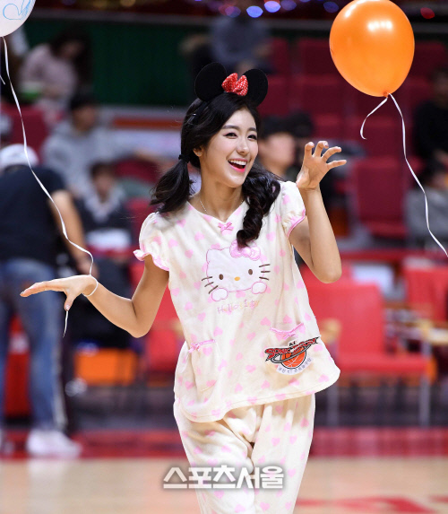 [SS포토]파자마입은 아기가 된 김연정, \'우왕~\'