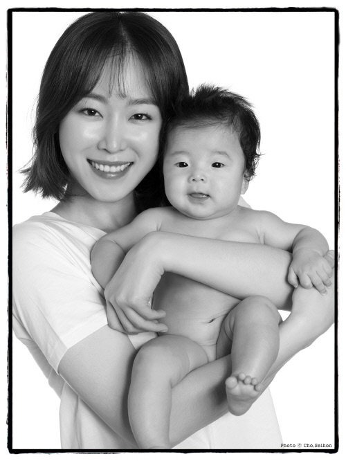 안젤리나 졸리 손톱