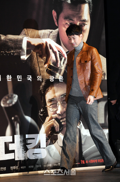 [SS포토] '더킹' 조인성, 정우성 앞에서도 당당하게~