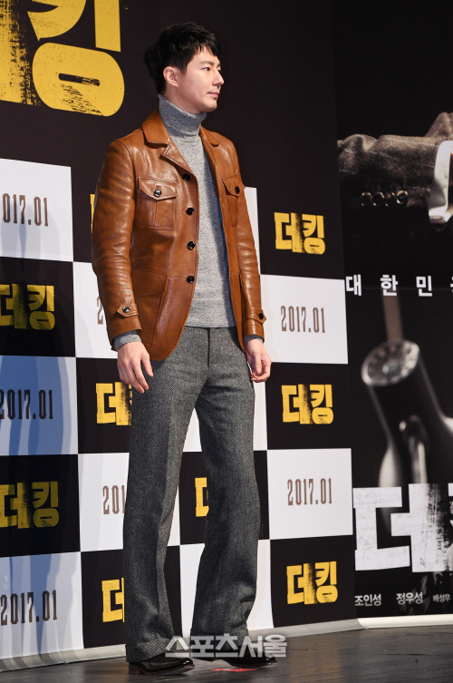 [SS포토] '더킹' 조인성, 겨울엔 레더 캐킷!