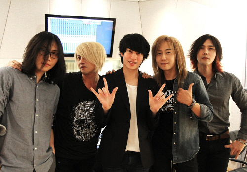 161219_이브_image(김건-지고릴라-김희철-김세헌-박웅 순)