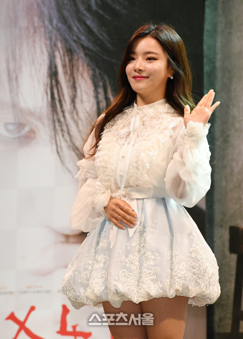 [SS포토] \'데스 토느\' 벤, 러블리한 드레스 입고~