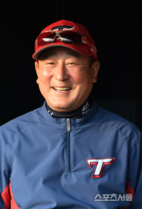[SS포토]KIA 김기태 감독, 2차전도 잡는다!
