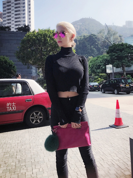 [★SNS] "시선 강탈, 완벽 몸매" 클라라, 물오른 미모 과시