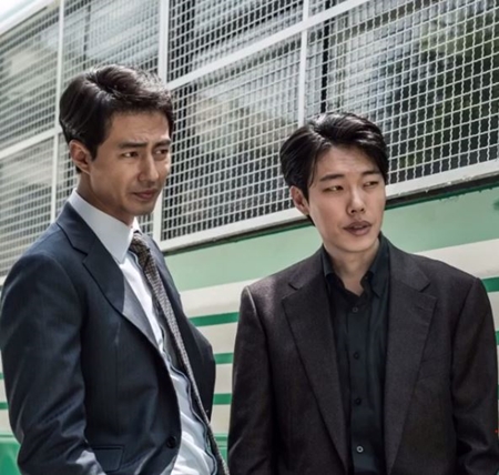 "자꾸만 궁금해지는 남자" 류준열, 조인성과 절친 케미 