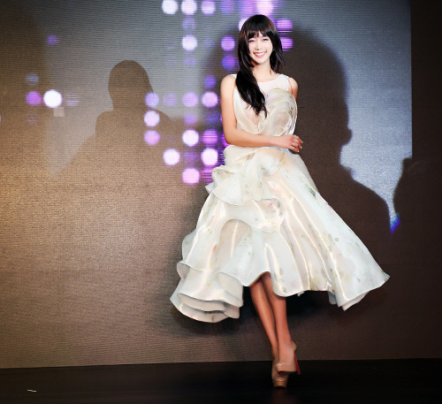 클라라33333333333333