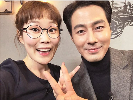 [★SNS] '섹션 10년 역사상 처음'…조인성·박슬기, 환상의 브이 