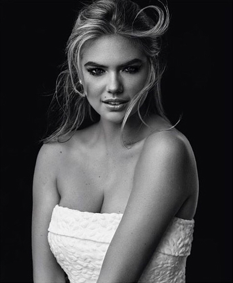 [GirlPic] 케이트 업튼, 튜브탑 옷을 입은 '글래머 몸매'