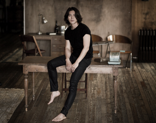 고수,이병헌 한가인 한효주 등과 다시 한솥밥식구.BH엔터와 전속계약