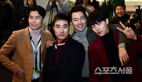 [SS포토] 정우성-배성우-조인성-류준열, 화면 꽉찬 잘생김