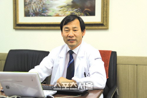 경희대학교 생명과학대 한방재료공학과 양덕춘 교수