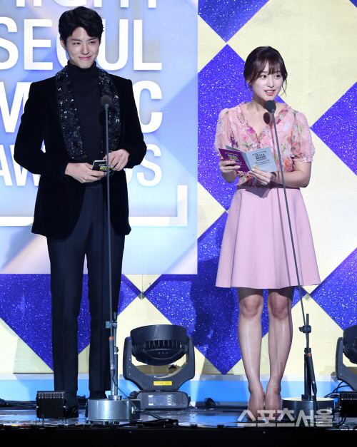[SS포토] 박보검-김지원, 서가대 신인상의 주인공은...?