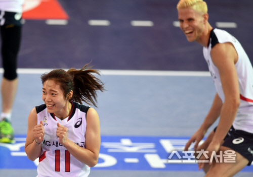 [SS포토] 문데렐라 문정원 \'무서워\'